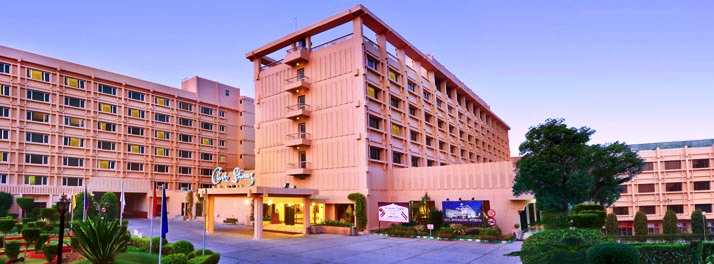 1419/Hotel Clarks Shiraz - Agra 02.jpg